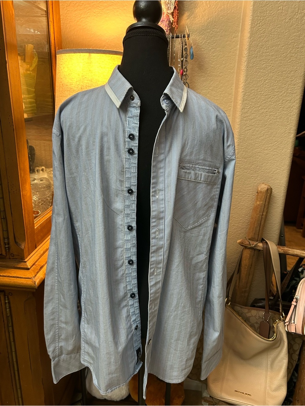 Men's Light Blue Casual Button-Down Shirt with Contrast Trim